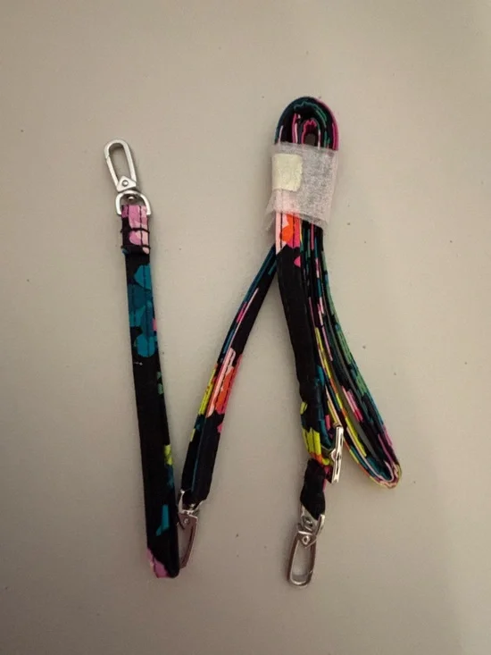 Vera Bradley Floral RFID 3-in-1 Crossbody in Pink and Teal NWT. (Hilo Meadow) - Picture 11 of 16